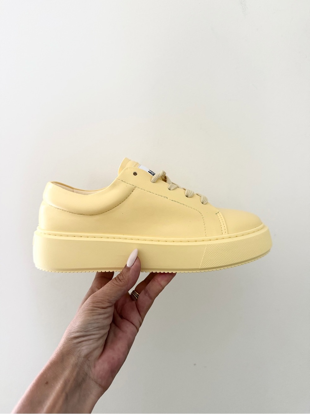 GANNI NWT butter yellow platform sneakers 7